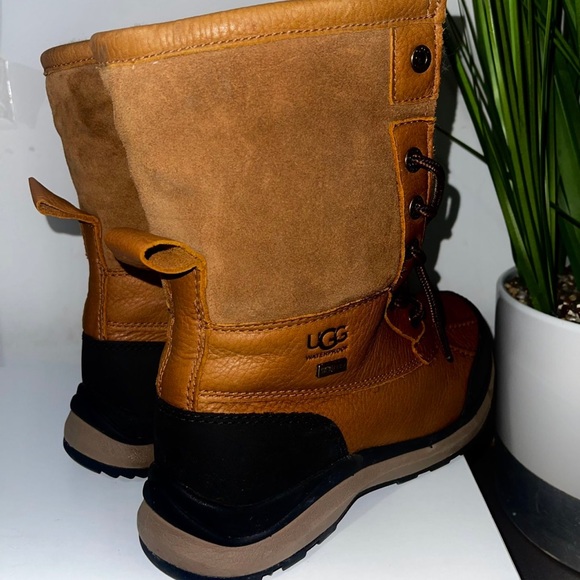 Newly bought Mens Butte Waterproof leather snow boots UGGS  display picture 3